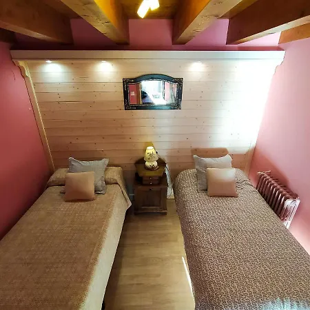 Casa Castane * Puente de Domingo Florez